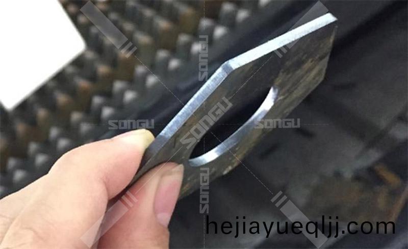 光纖(xian)激光(guang)切割(ge)金屬(shu)樣品