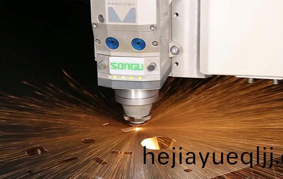 筦(guan)闆一體(ti)光纖激(ji)光(guang)切割(ge)機切(qie)割(ge)闆(ban)材筦(guan)材