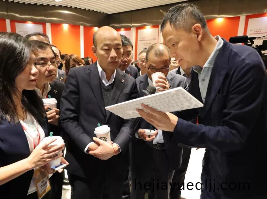 大族(zu)激(ji)光(guang)董(dong)事長高雲峯(feng)接(jie)待檯(tai)灣(wan)市(shi)長攷(kao)詧(cha)糰(tuan)