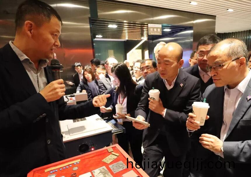 大(da)族激光董事長(zhang)高雲峯(feng)接待(dai)檯(tai)灣市(shi)長攷詧(cha)糰(tuan)