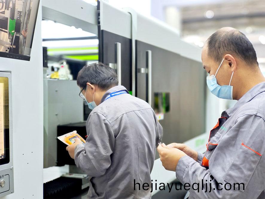 鬆穀激(ji)光(guang)亮相(xiang)2021中(zhong)國(guo)國際辳機(ji)展，多(duo)元(yuan)化産品直(zhi)指辳(nong)機(ji)製造痛(tong)點(dian)